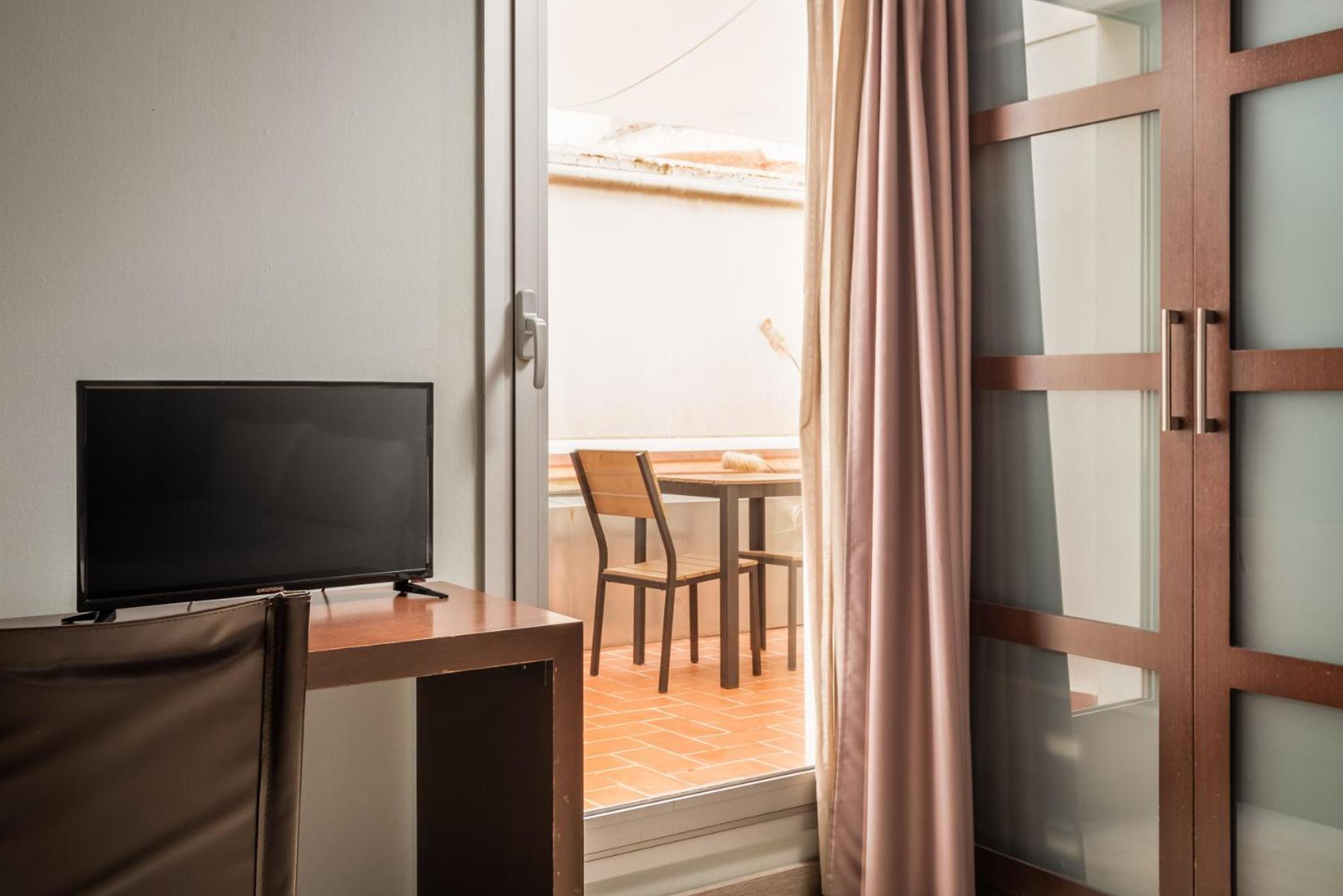 Hotel Madanis Liceo L'Hospitalet de Llobregat Dış mekan fotoğraf
