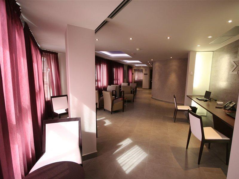 Hotel Madanis Liceo L'Hospitalet de Llobregat Dış mekan fotoğraf
