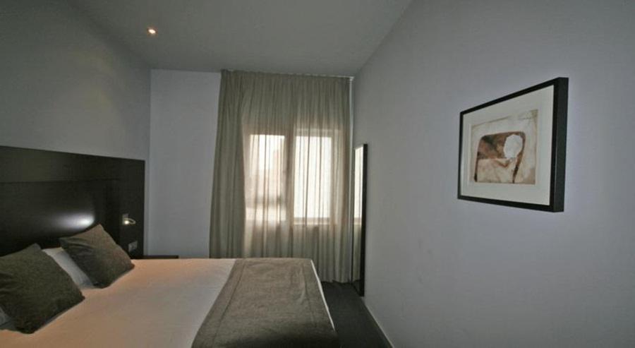 Hotel Madanis Liceo L'Hospitalet de Llobregat Dış mekan fotoğraf